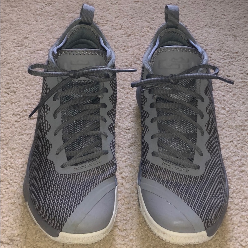 Nike LeBron James Witness ll